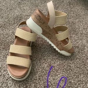 Shoes/Wedge Sandals